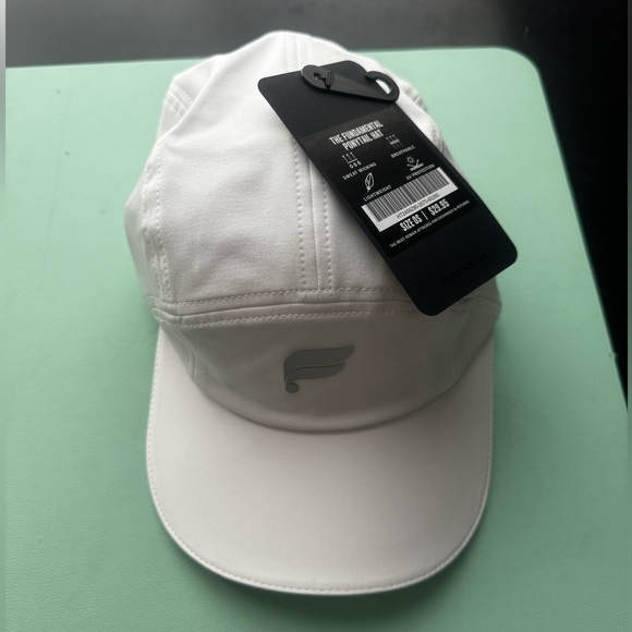 Fabletics Fundamental Ponytail Hat - One Size, White, NWT! - Picture 4 of 10